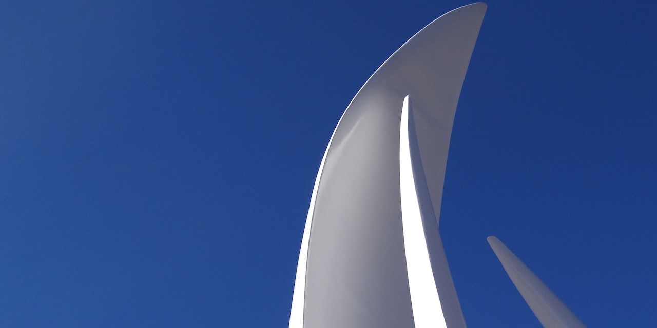 Toute de voiles vêtue