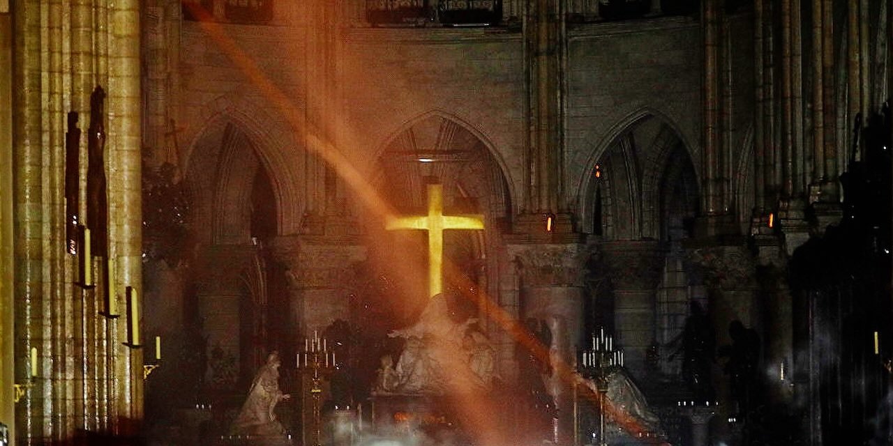 Soyons le feu de Notre-Dame de Paris